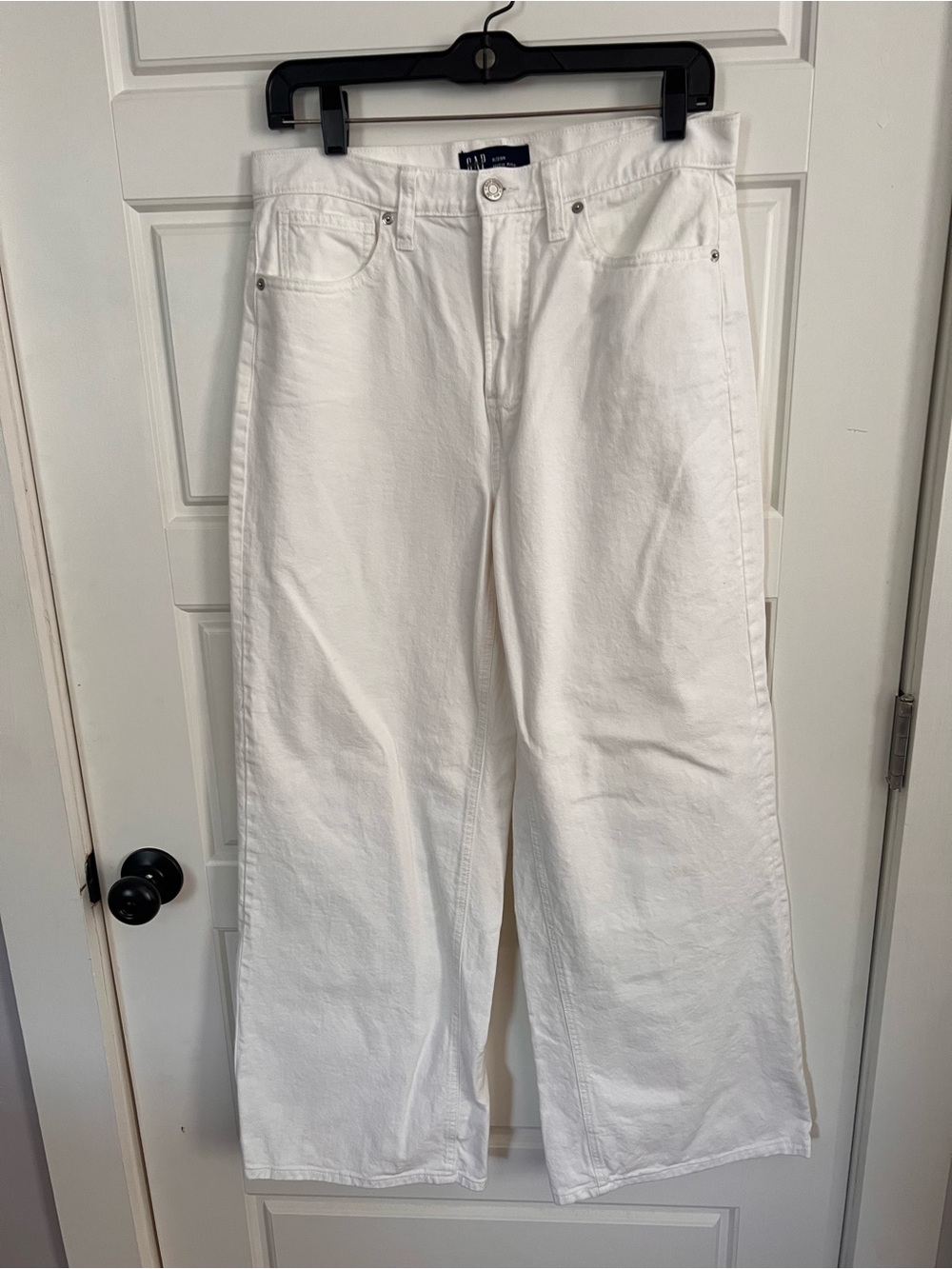 GAP Wide Leg High-Rise Jeans in Off White